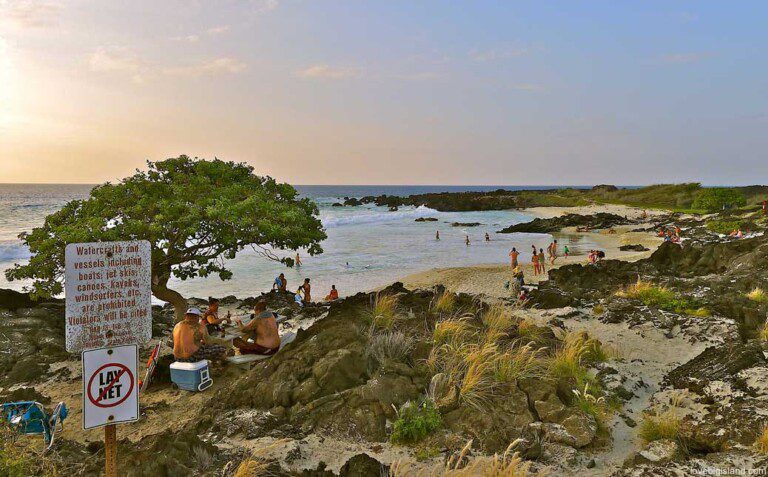 Maniniʻōwali Beach Guide (Kua Bay)