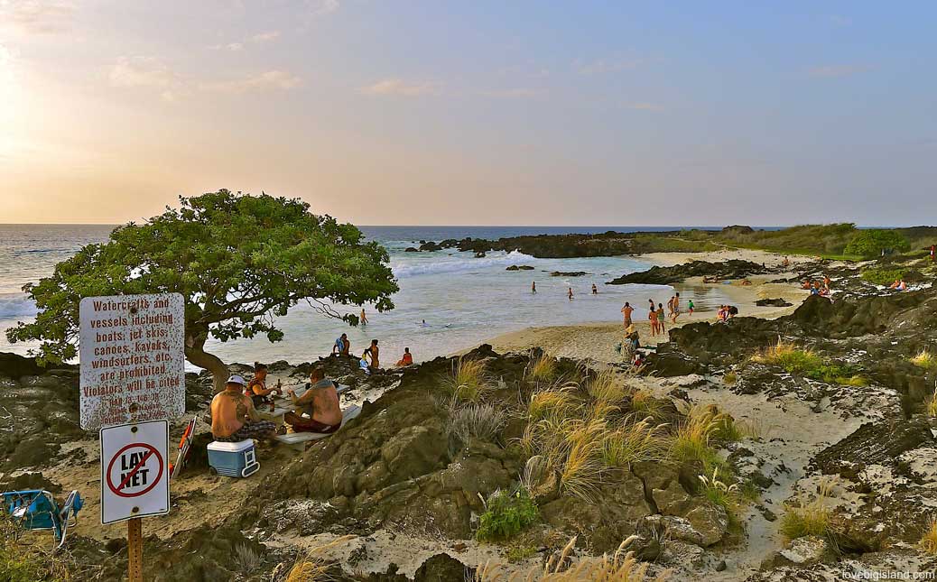 Maniniʻōwali Beach Guide (Kua Bay)