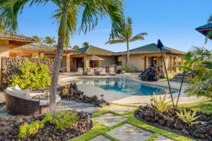 vacation rental vs hotel Hawaii family